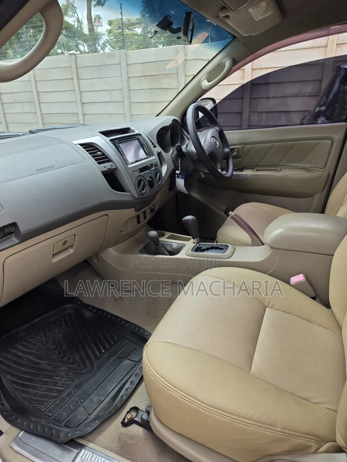 Toyota Hilux 2010 Silver