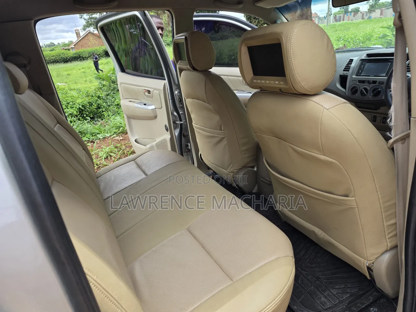 Toyota Hilux 2010 Silver