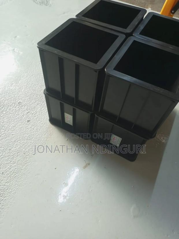 Plastic Cube Test Mould - thumbnail 2
