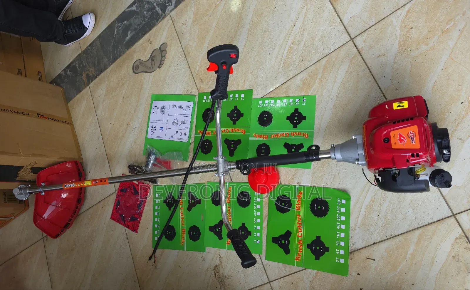 4 Stroke Brushcutter With 8 Blades