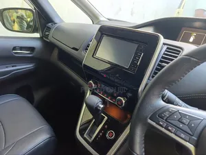 Nissan Serena 2019 White