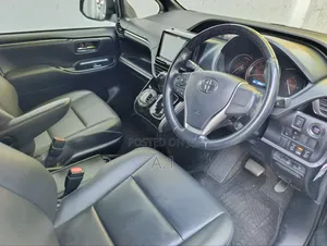 Toyota Esquire 2.0 FWD (7 seater) 2019 Black