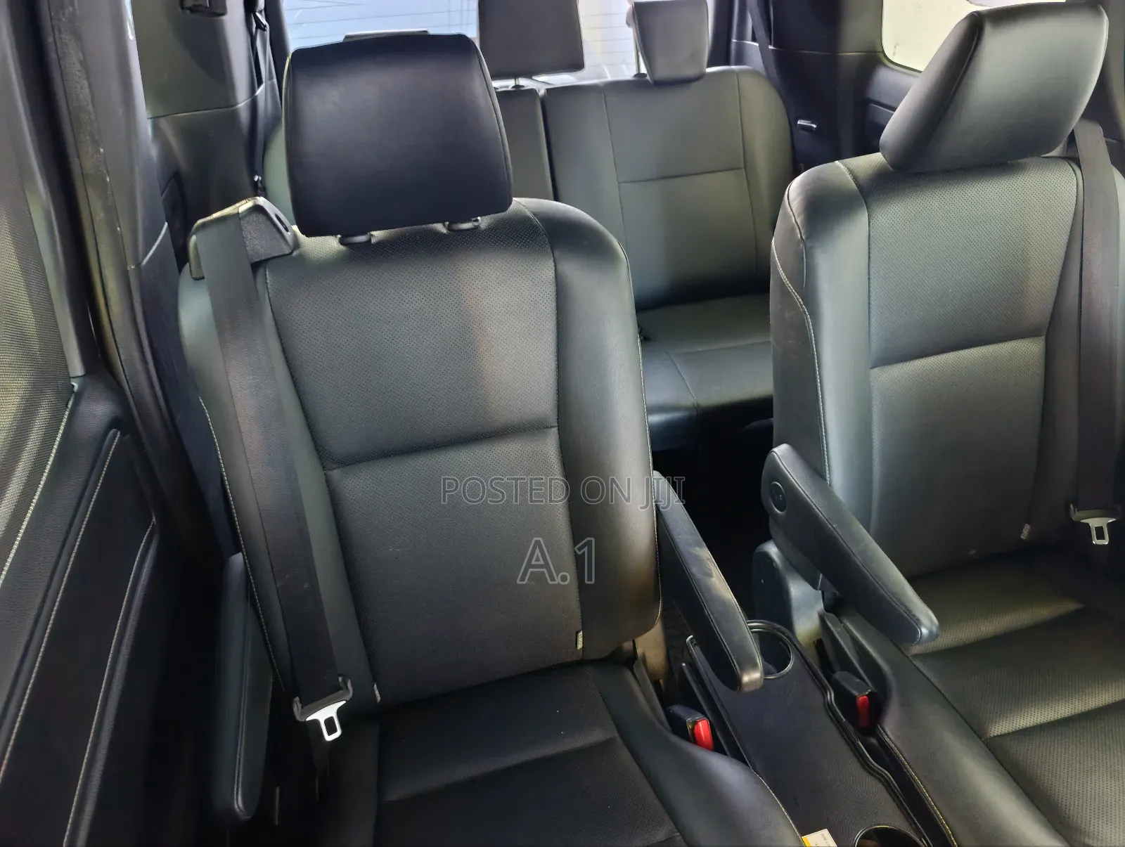 Toyota Esquire 2.0 FWD (7 seater) 2019 Black