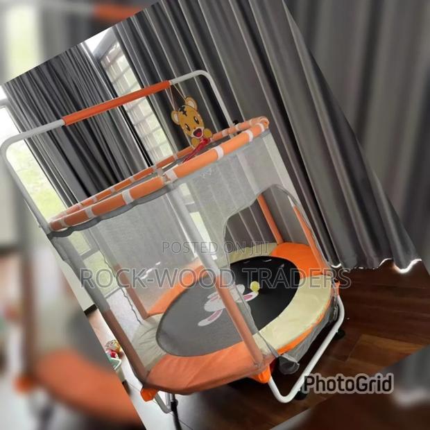 5ft Trampoline With Safety Enclosure