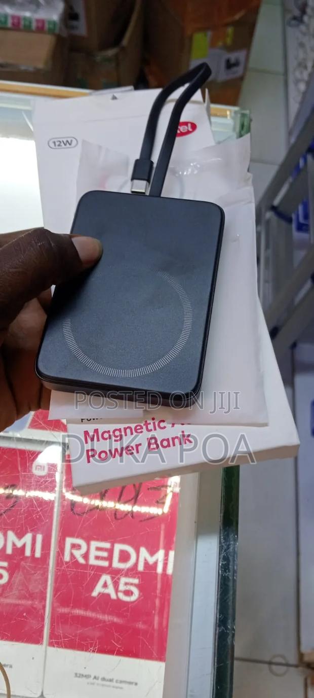 Itel Magnetic Wireless Powerbank With Type C Cable 5000mah - main view