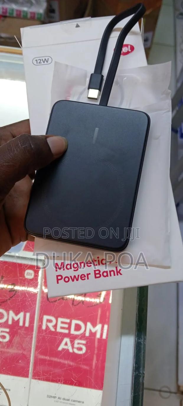 Itel Magnetic Wireless Powerbank With Type C Cable 5000mah - thumbnail 2