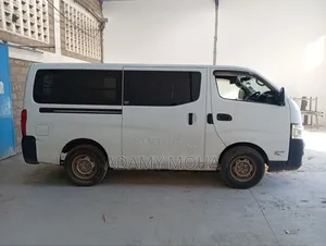 Nissan Caravan (Urvan) 2017 White