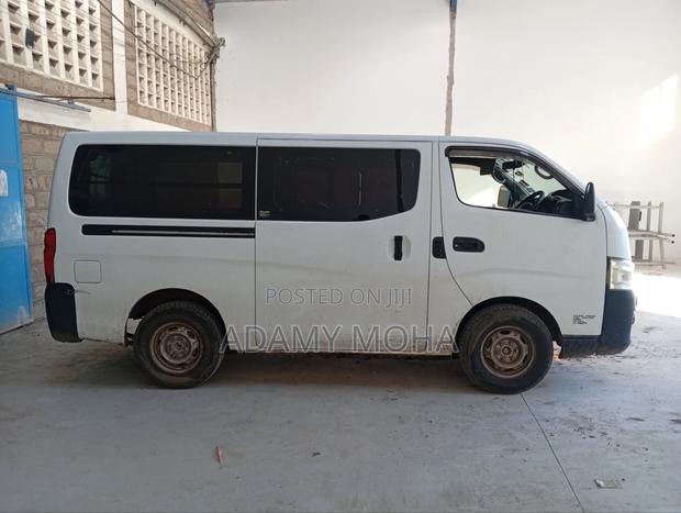 Nissan Caravan (Urvan) 2017 White - thumbnail 5