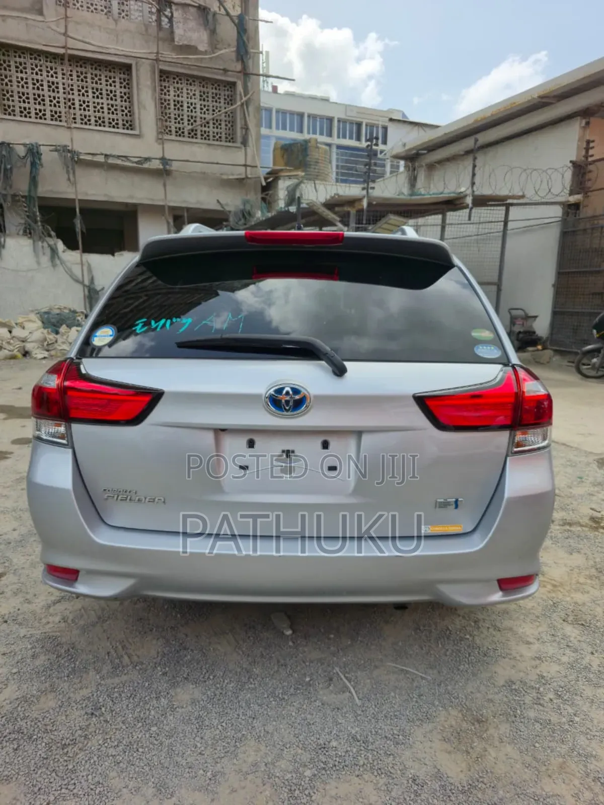 Toyota Corolla Fielder 2018 Silver