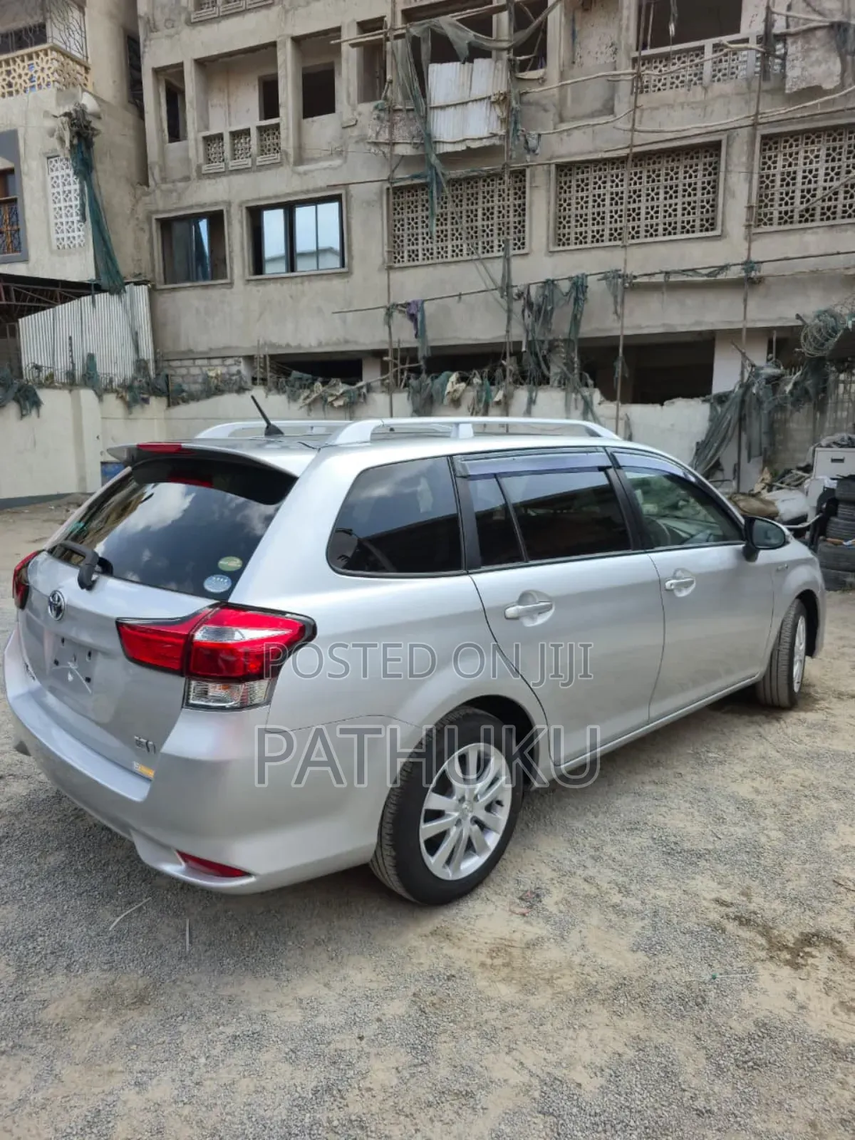 Toyota Corolla Fielder 2018 Silver