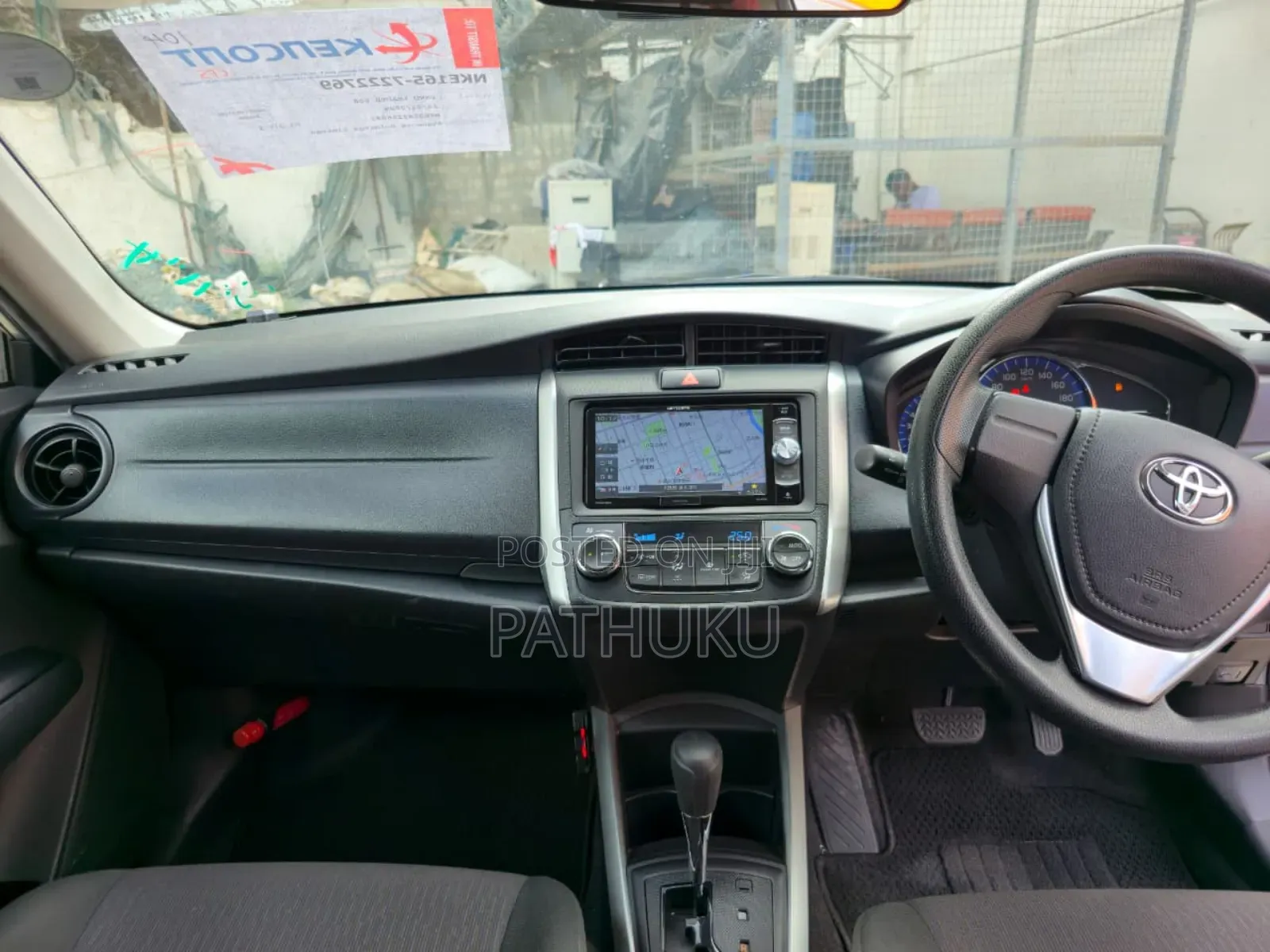 Toyota Corolla Fielder 2018 Silver
