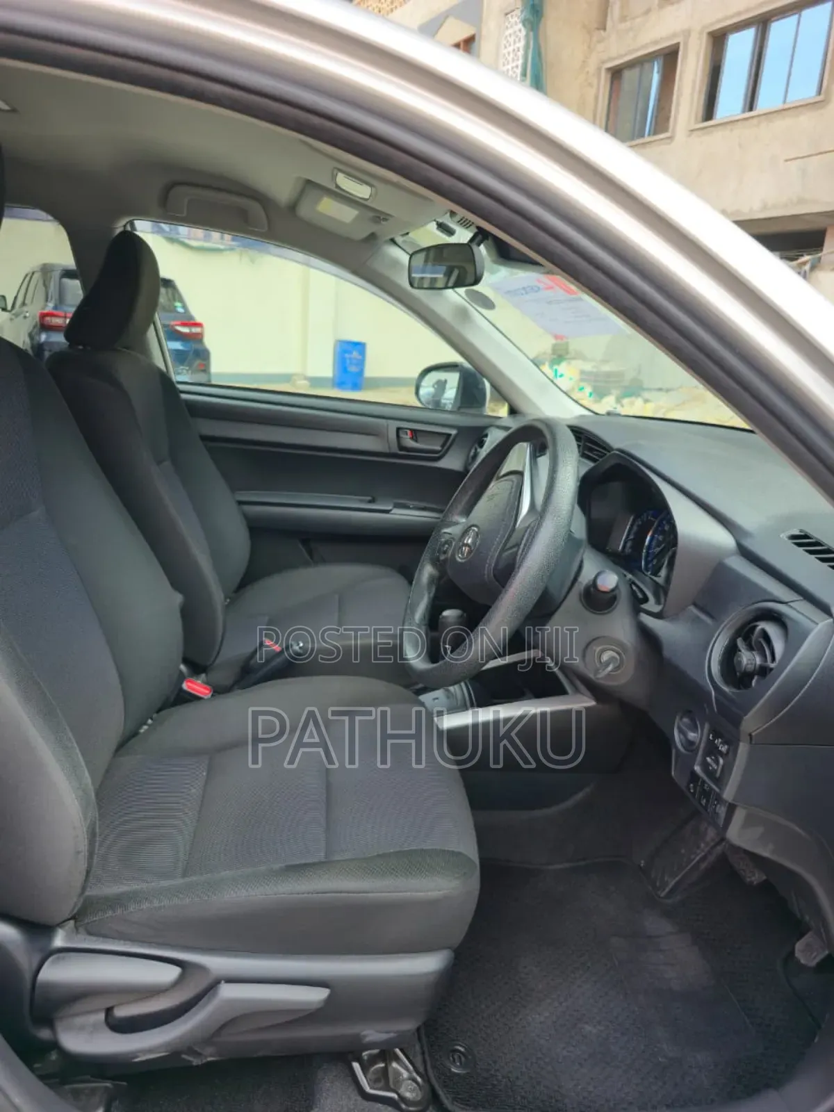 Toyota Corolla Fielder 2018 Silver