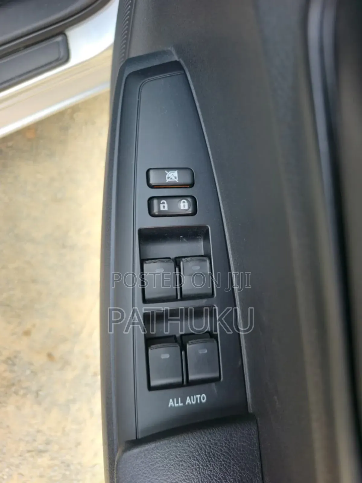 Toyota Corolla Fielder 2018 Silver