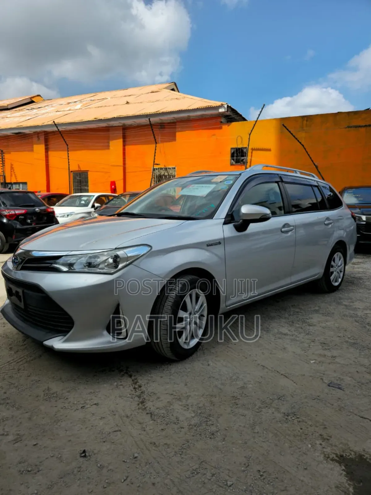 Toyota Corolla Fielder 2018 Silver