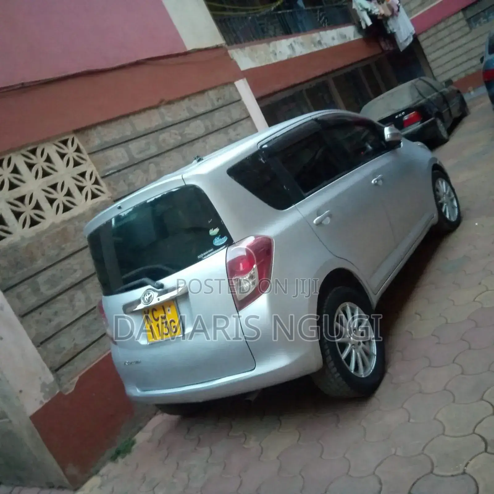 Toyota Ractis 2009 Silver