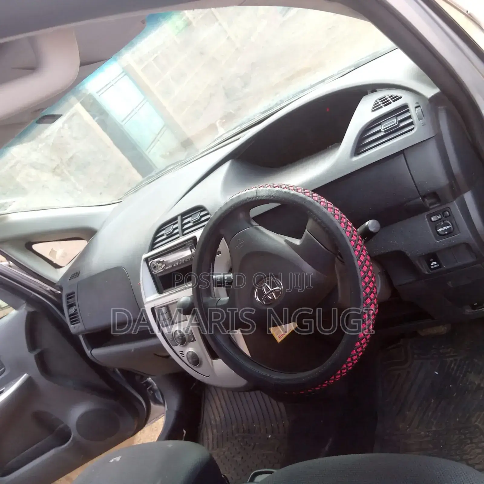 Toyota Ractis 2009 Silver