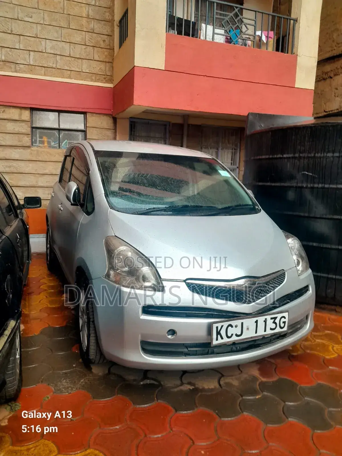 Toyota Ractis 2009 Silver