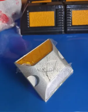 Heavy-duty Aluminum Road Marker