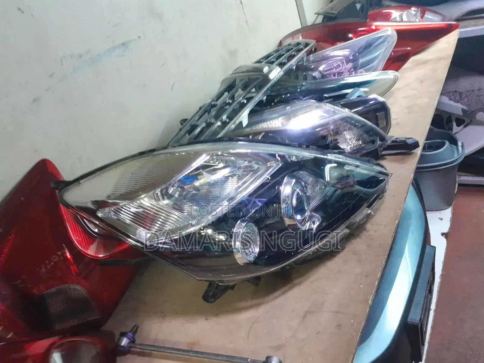 Isis Headlights Xenon