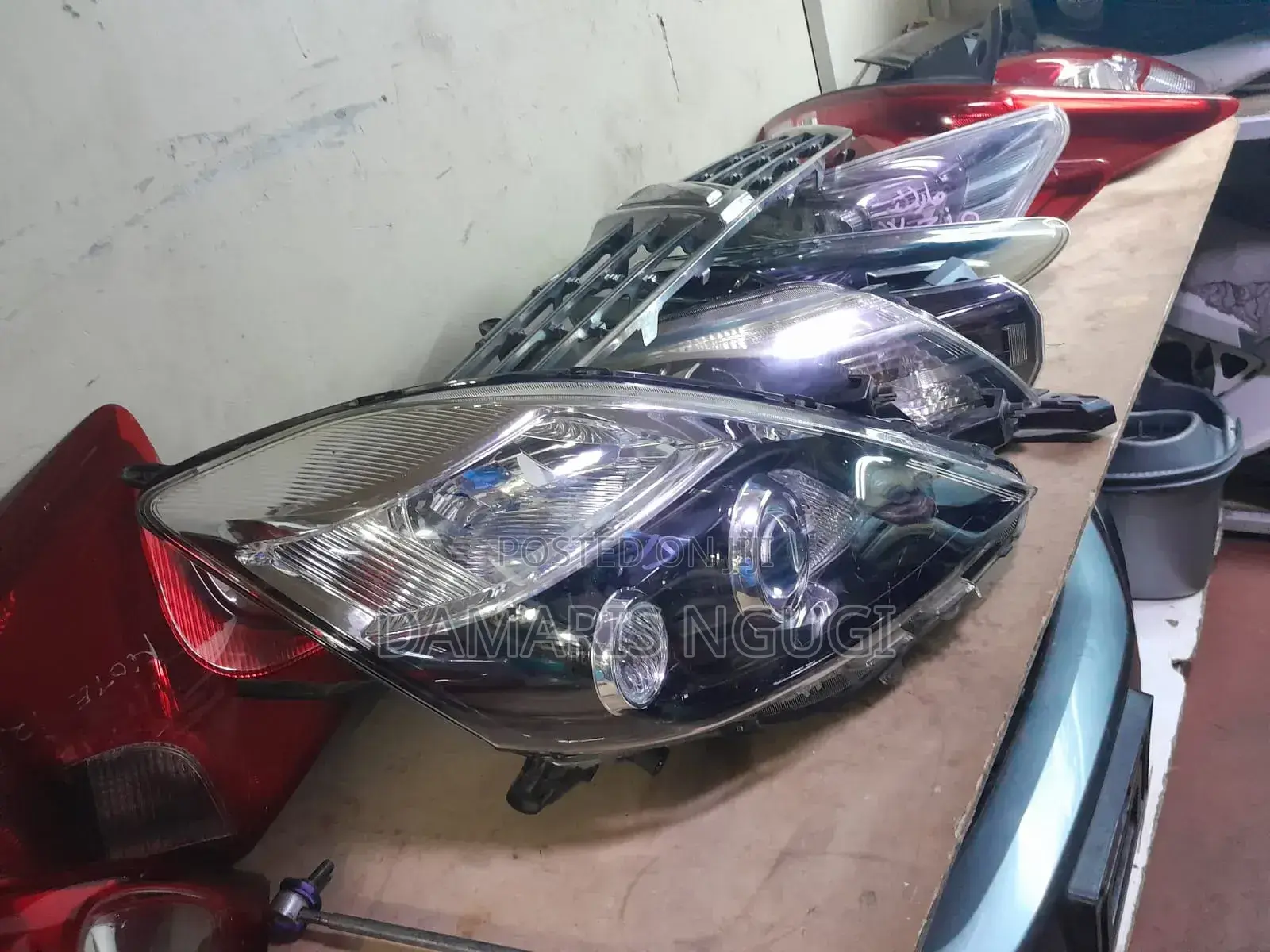 Isis Headlights Xenon