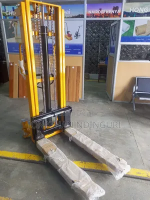 Compact Manual Stacker