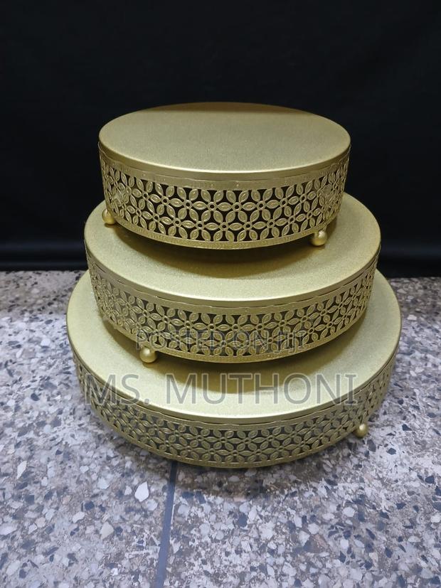 3pcs Gold Cake Stands (Sizes: 25/30/35/Cm)