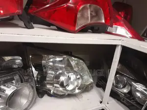 Noah Headlight Xenon 2012/2013