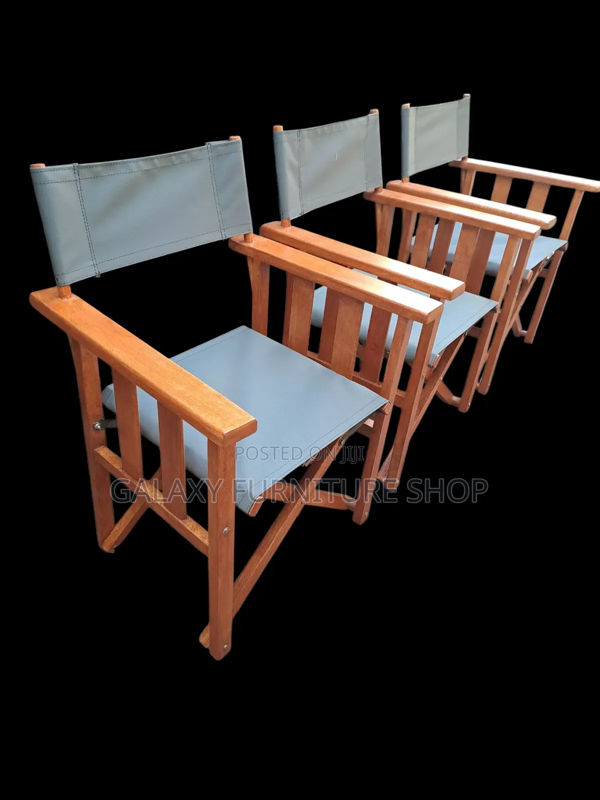 2 Foldable Camp Chairs Table