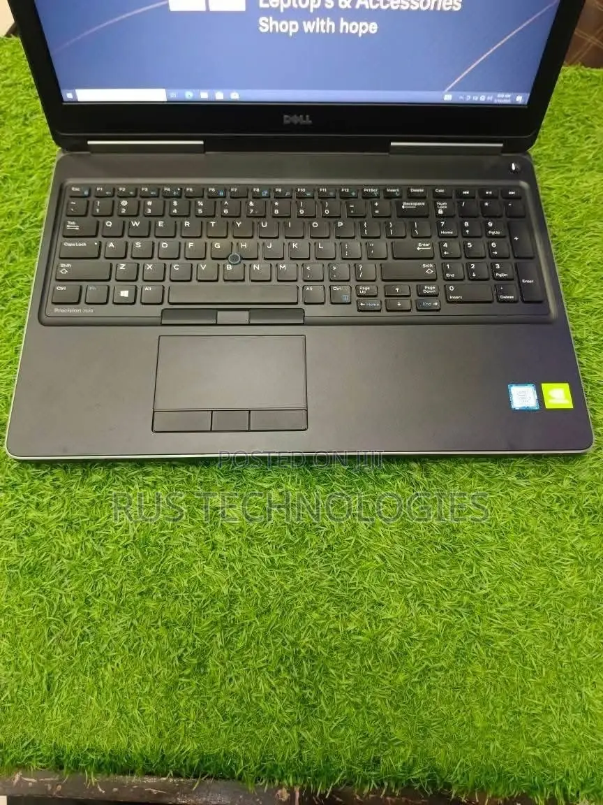 Laptop Dell Precision 7520 32GB Intel Core i7 SSD 256GB