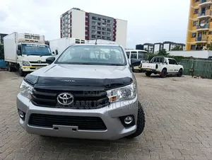 Toyota Hilux 2018 Silver