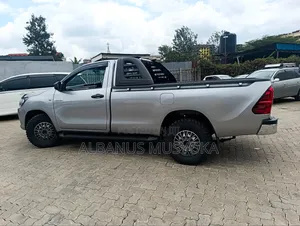 Toyota Hilux 2018 Silver