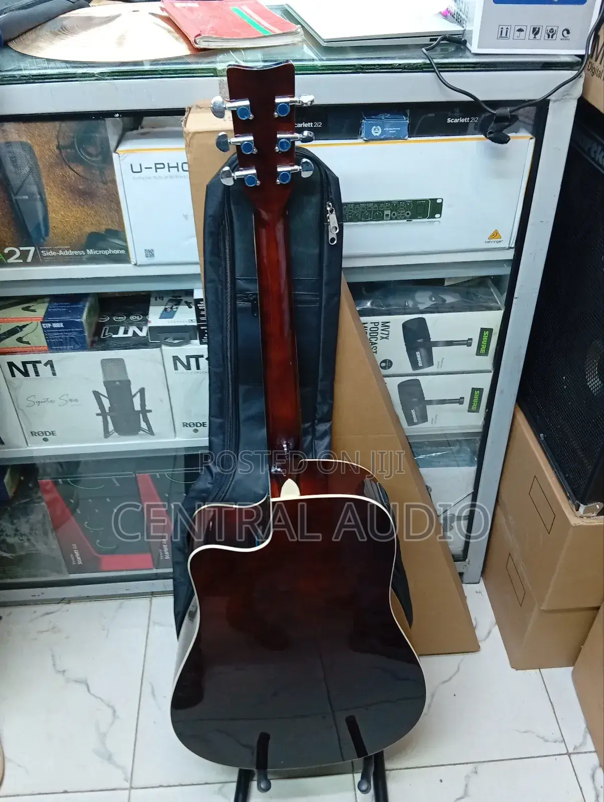 Yamaha Full Size Semi Acoustic Guitar Guitar Bag