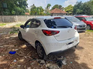 Mazda 2 2019 White
