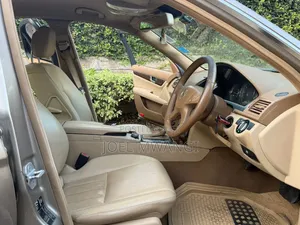 Mercedes-Benz C200 2007 Gold
