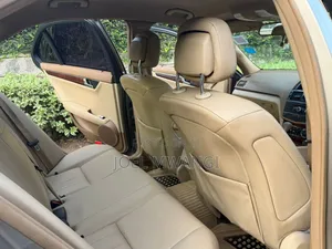 Mercedes-Benz C200 2007 Gold