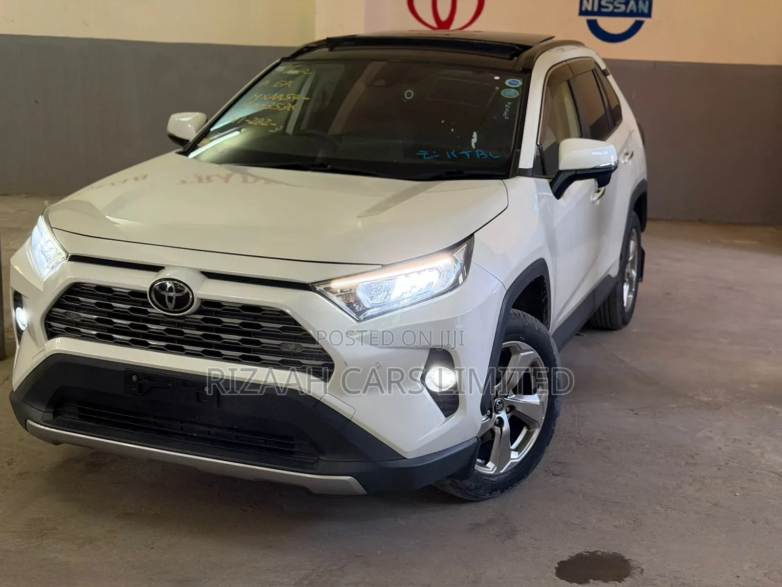 Toyota RAV4 2019 White