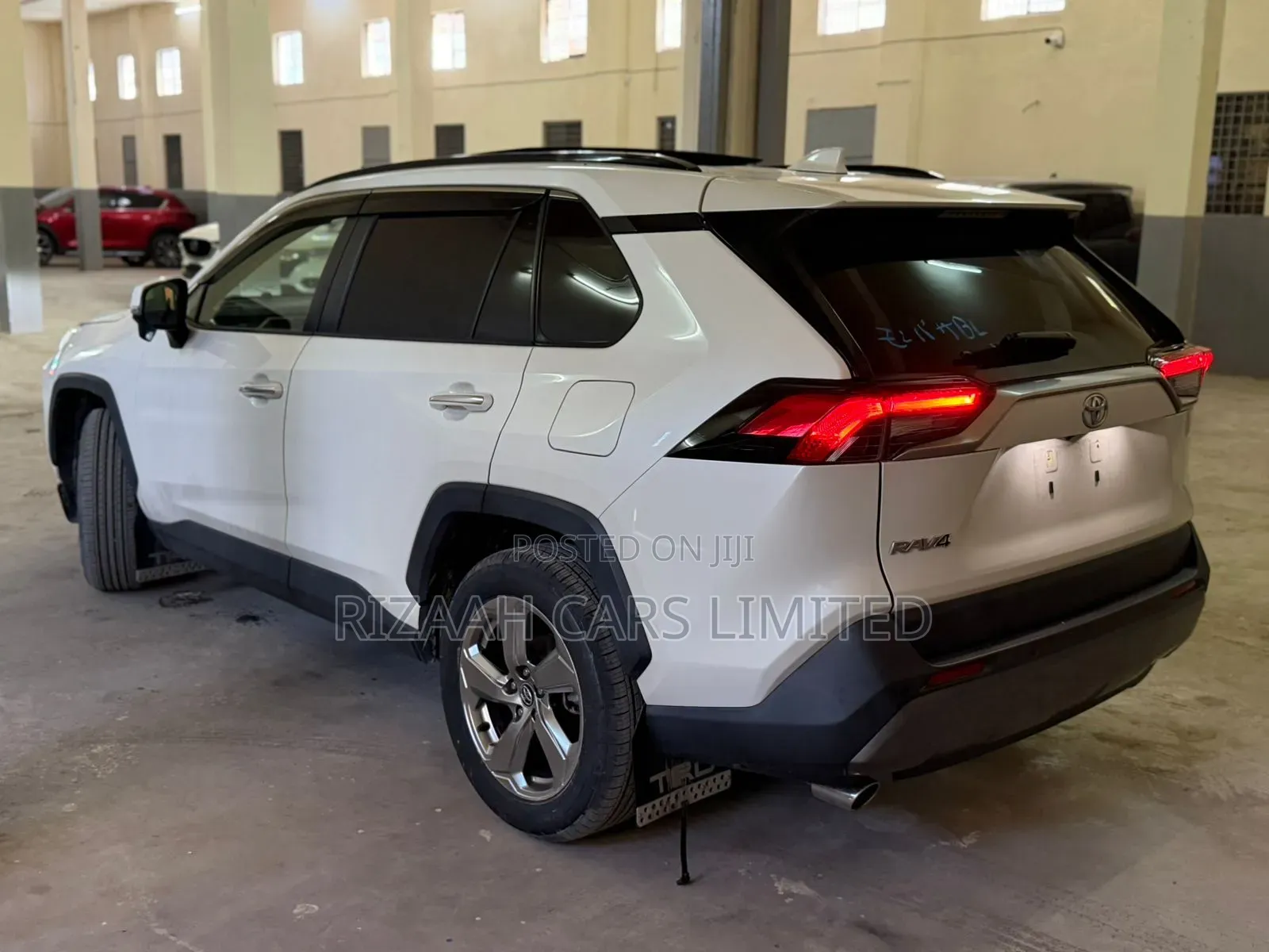Toyota RAV4 2019 White