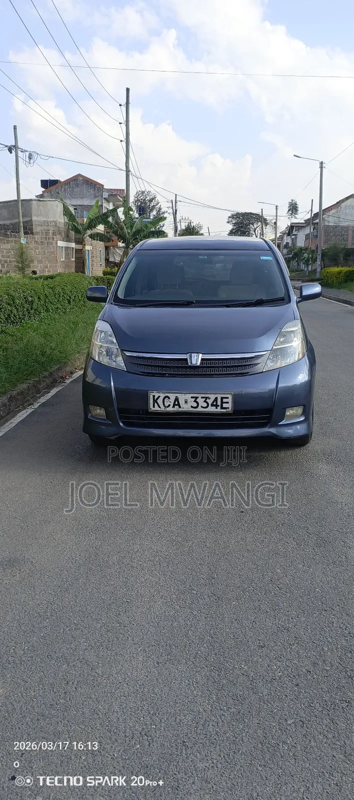 Toyota ISIS 2006 Gray