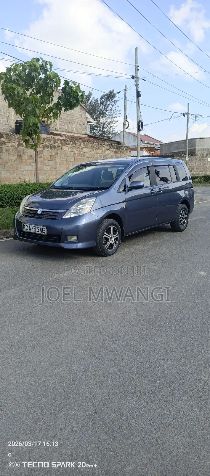 Toyota ISIS 2006 Gray