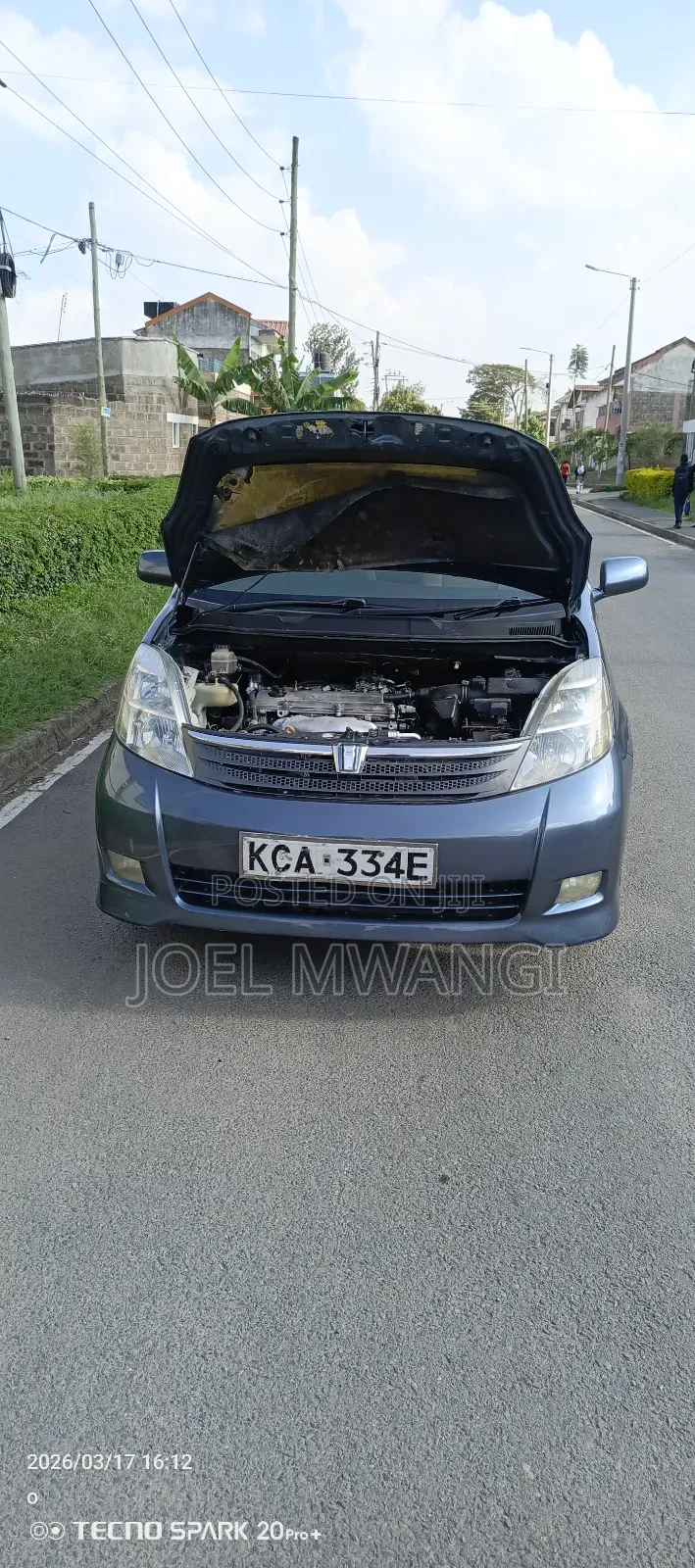 Toyota ISIS 2006 Gray