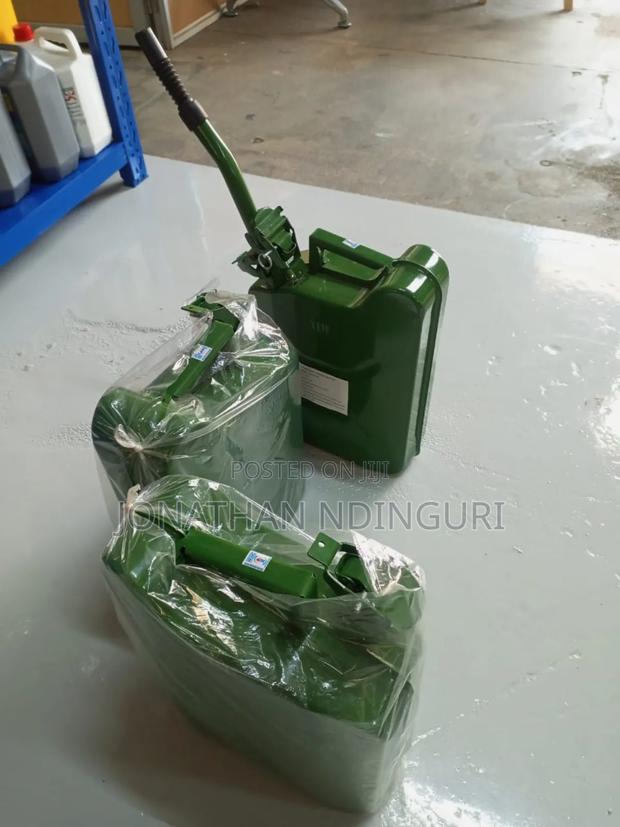 Professional Grade 10l Fuel Can - thumbnail 2