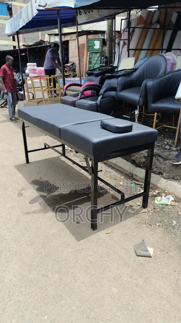 Black Massage Bed