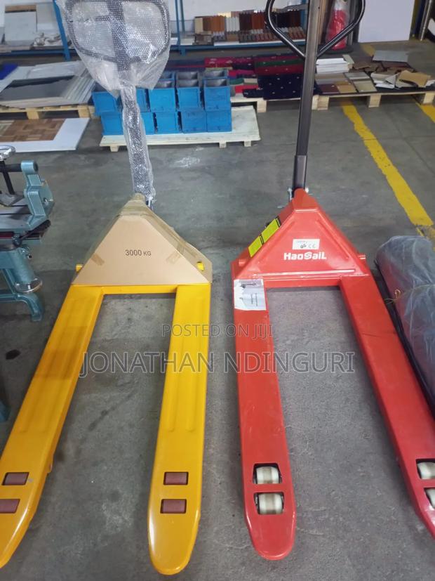 Heavy-Duty 3-Tonne Pallet Jack