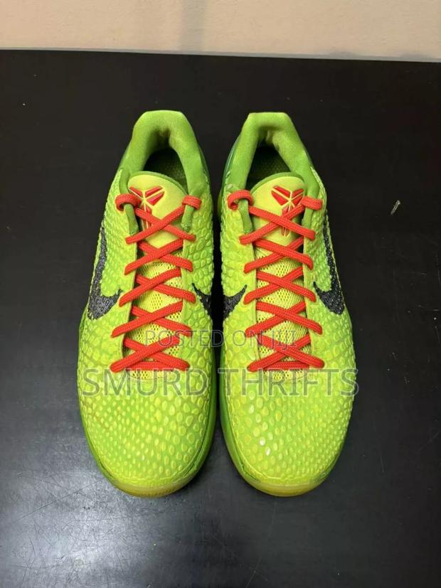 Nike Kobe Grinch - main view