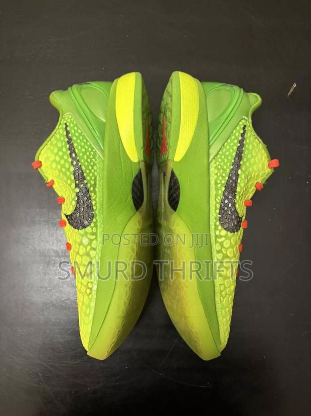 Nike Kobe Grinch - thumbnail 3