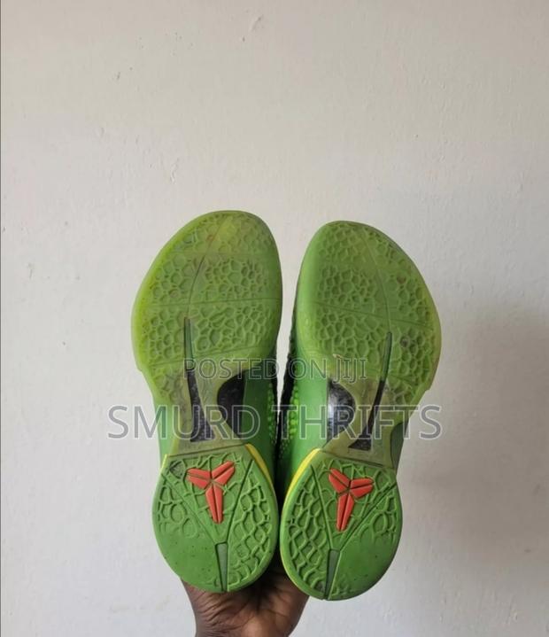 Nike Kobe Grinch - thumbnail 5