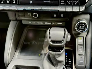 Toyota Land Cruiser Prado 2.8 2024 Silver