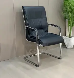 Office Chair : Executive Swivel Office Seat With Padded Armrests