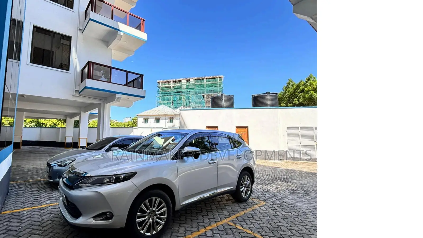 4bdrm Apartment in Narayan Apartments, for sale
