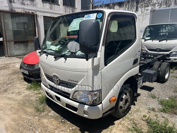 Toyota Dyna Open Body - thumbnail 2